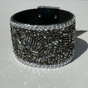 VERSONA Suede Cuff Bracelet Size 7 Rhinestones Silver Chain Edgy‎ Punk Metallic